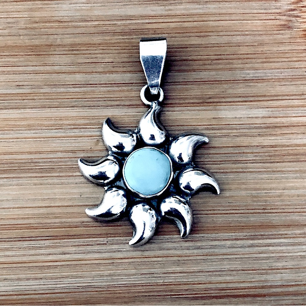$142  Designer Estate Pendant  Sterling Silver  21 Grams  Marked 925 MEXICO